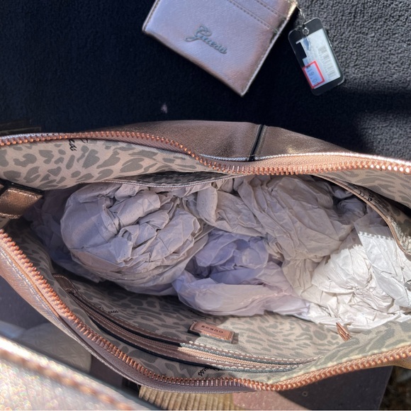 Rose gold Guess handbag - Picture 2 of 2